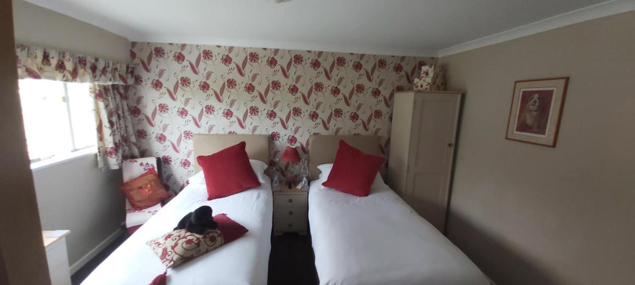 The Old School And Betty'S B&B Whitehaven Bagian luar foto